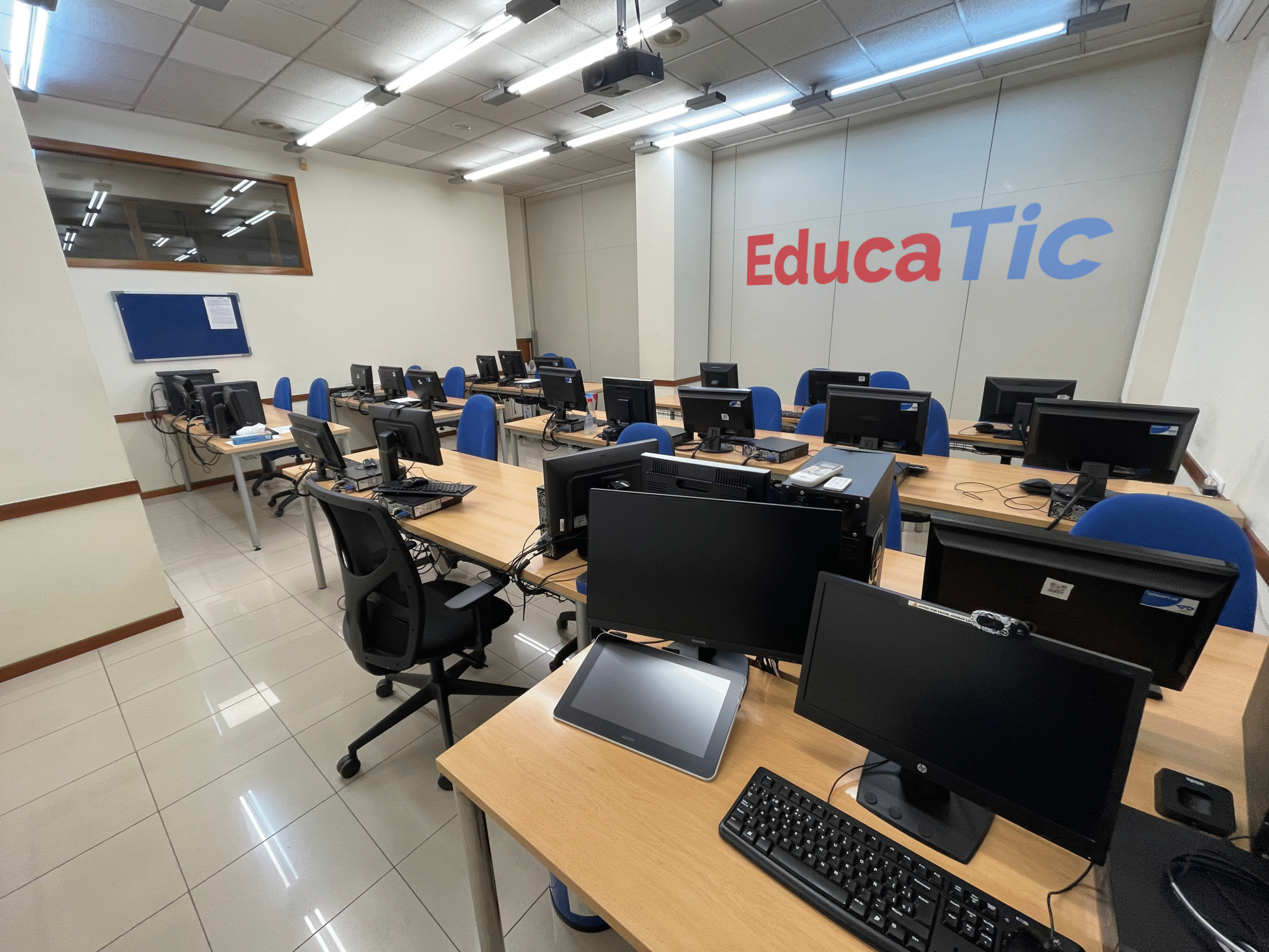 Aula Informatica Educatic